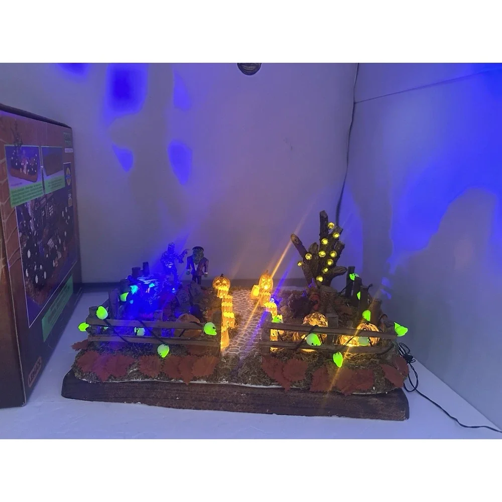 Lemax Spooky Town 